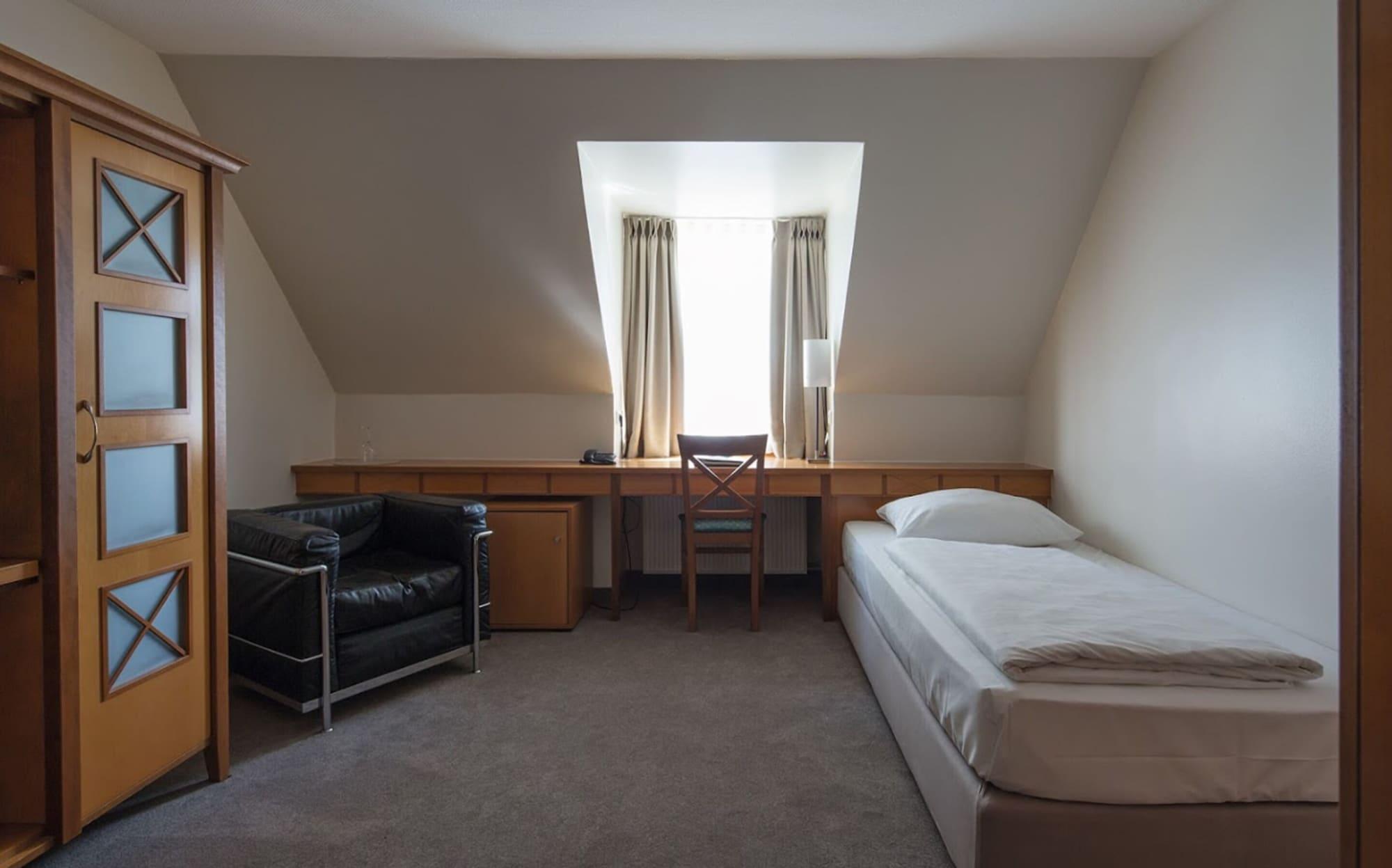 Parkhotel Schmid Adelsried Bagian luar foto