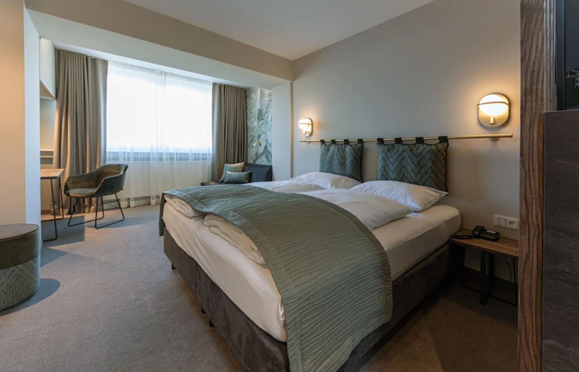 Parkhotel Schmid Adelsried Bagian luar foto