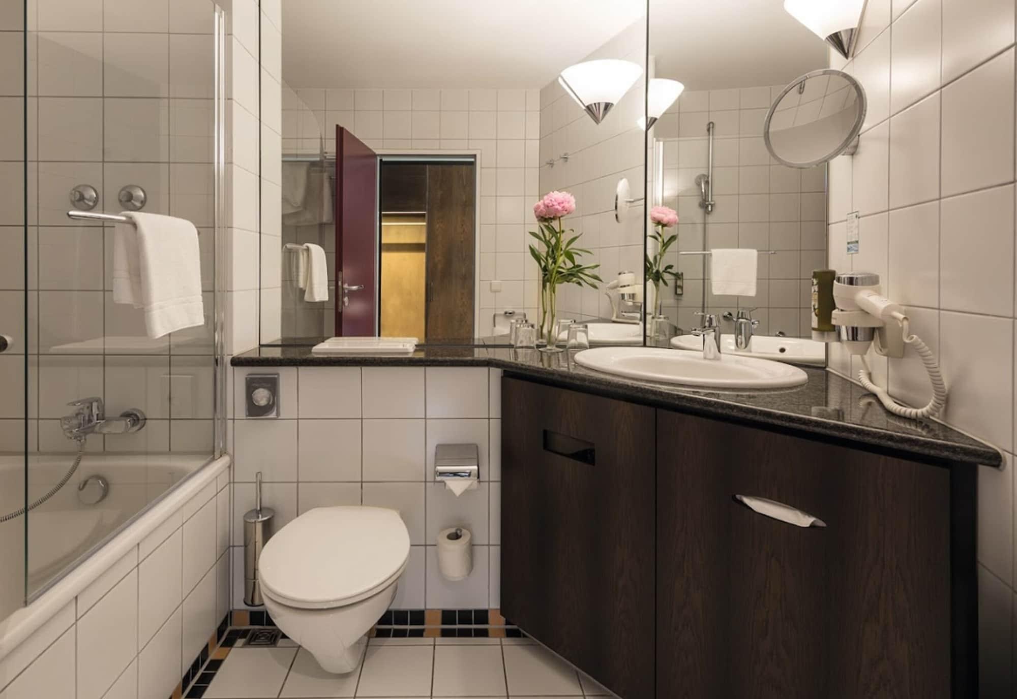 Parkhotel Schmid Adelsried Bagian luar foto