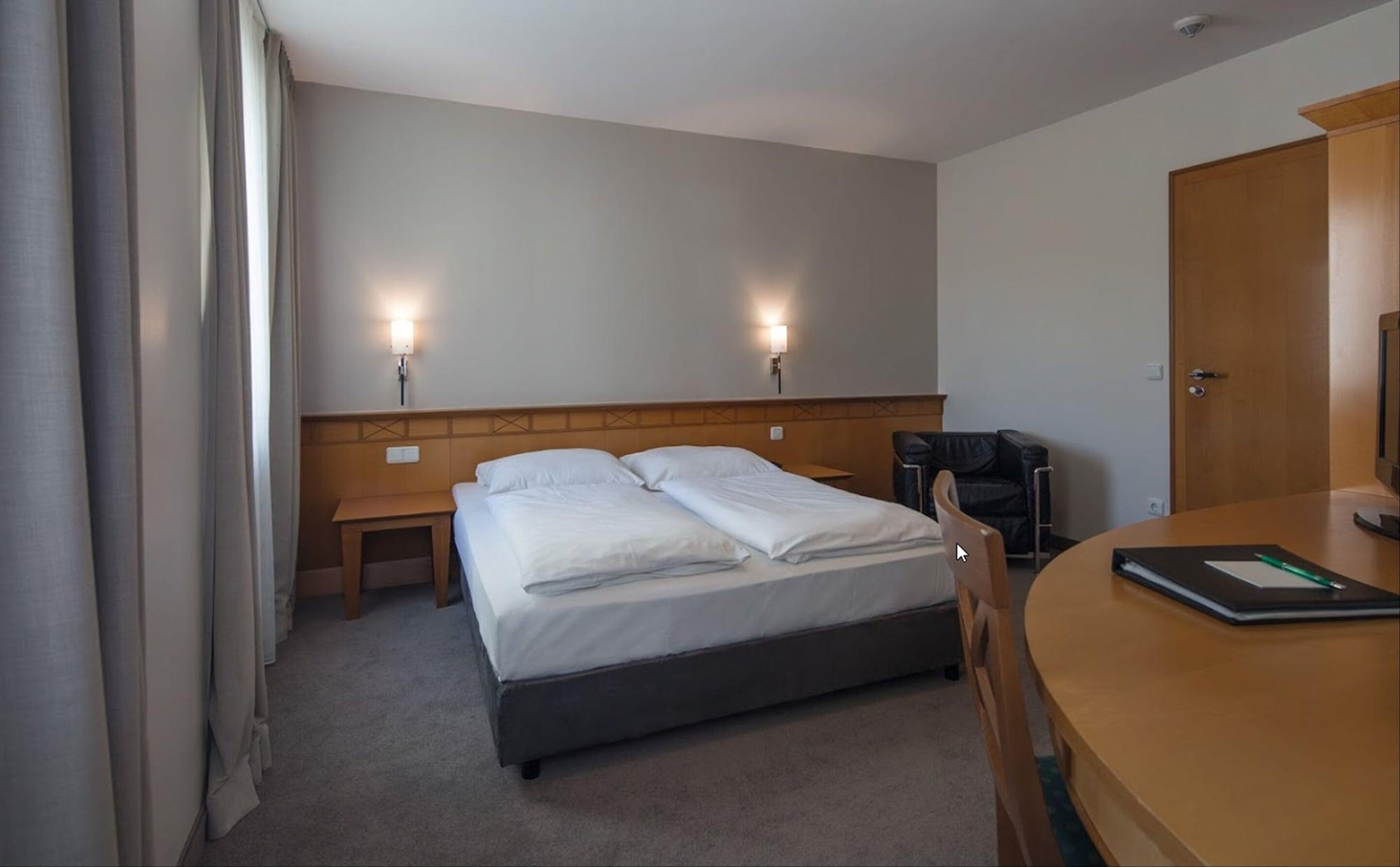 Parkhotel Schmid Adelsried Bagian luar foto