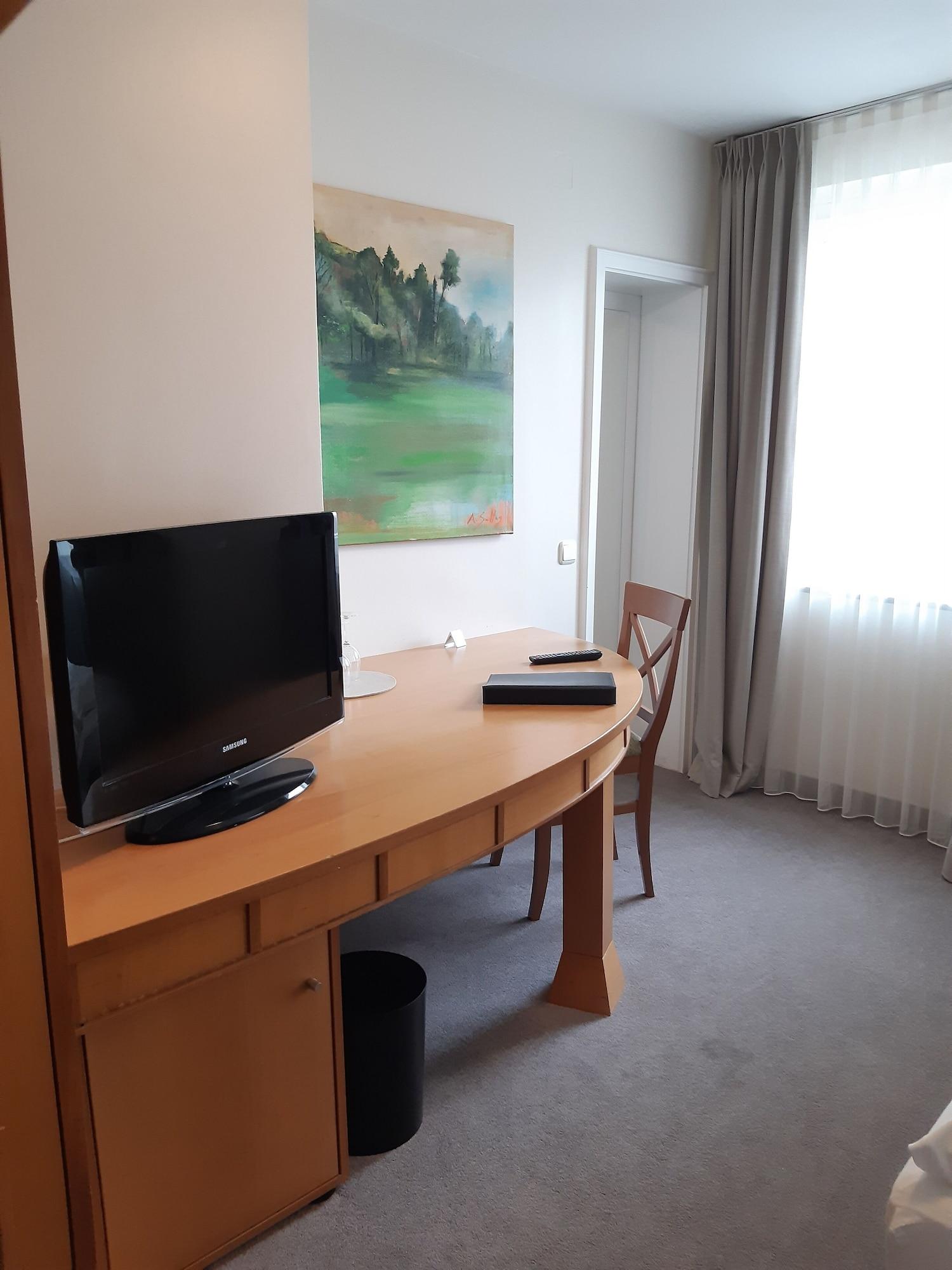 Parkhotel Schmid Adelsried Bagian luar foto