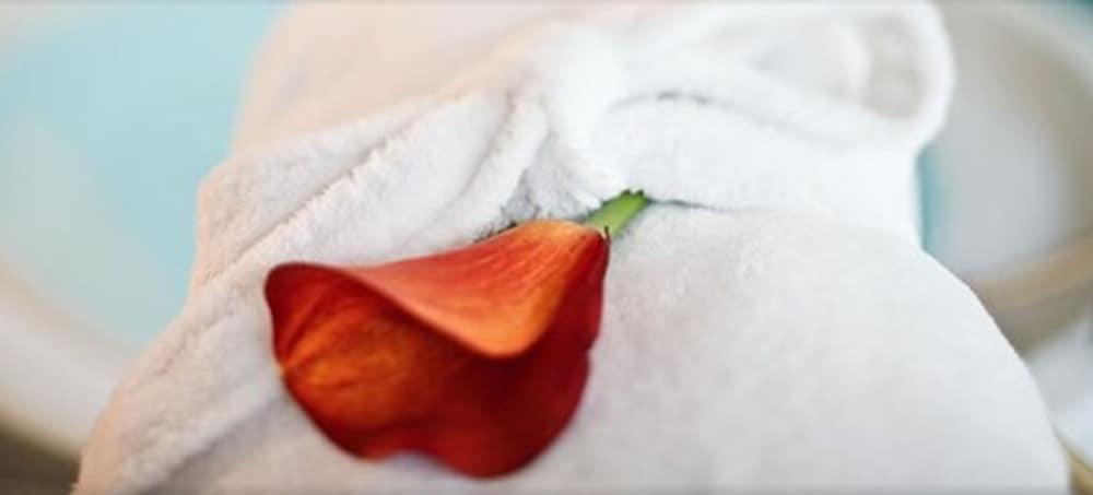 Parkhotel Schmid Adelsried Bagian luar foto