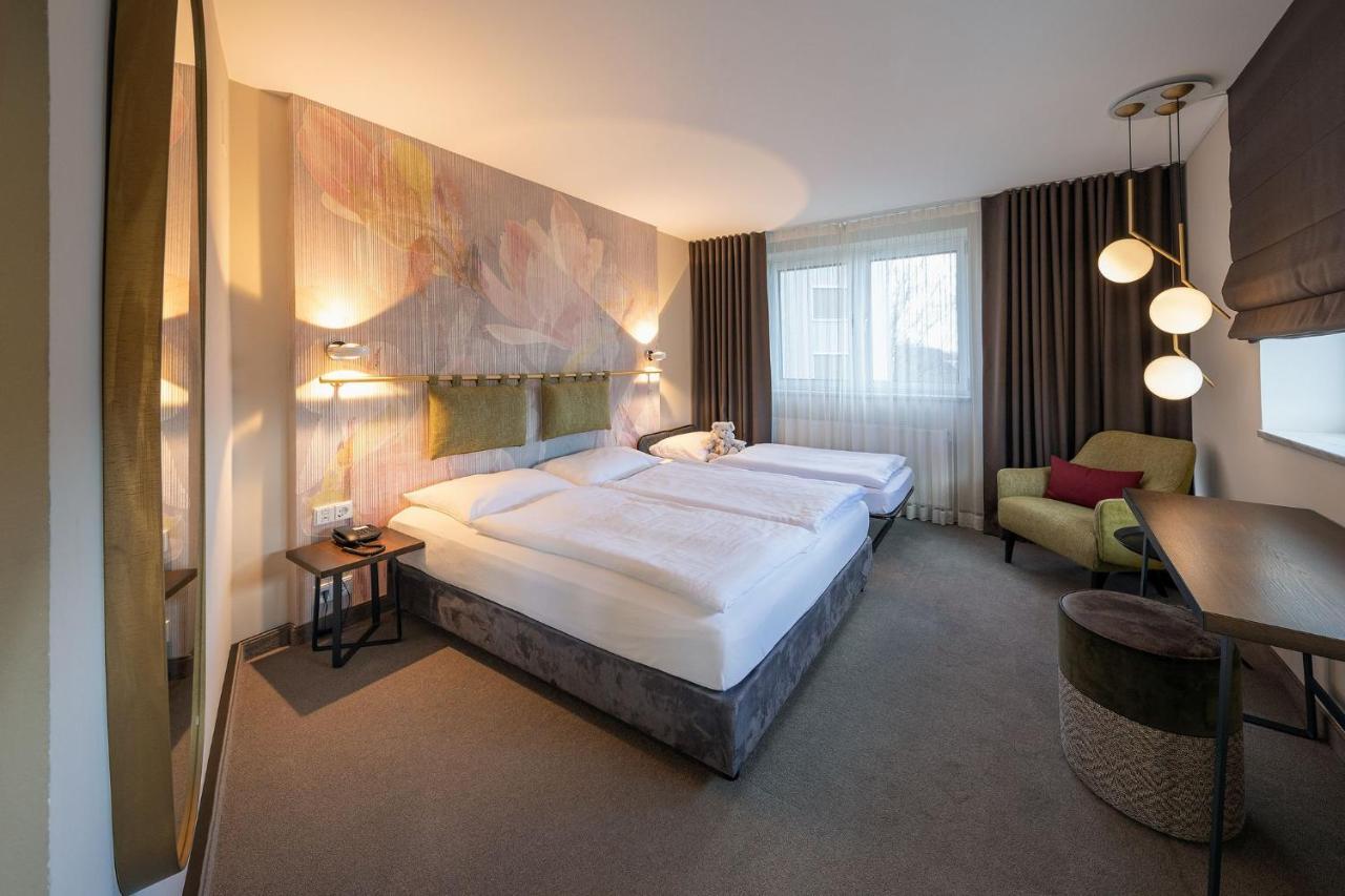 Parkhotel Schmid Adelsried Bagian luar foto