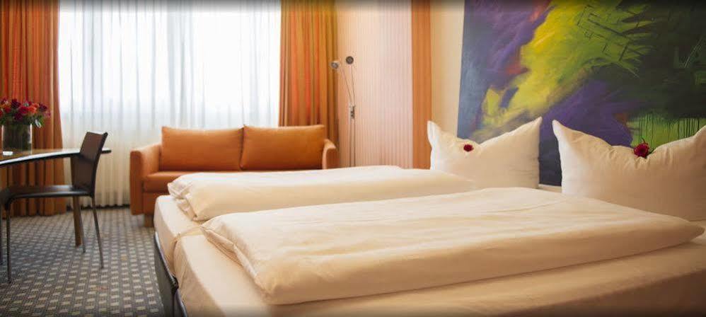 Parkhotel Schmid Adelsried Bagian luar foto
