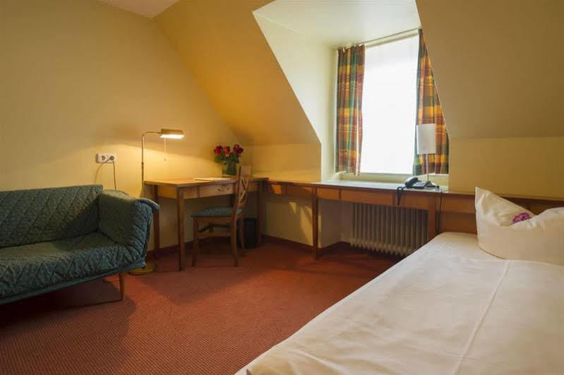 Parkhotel Schmid Adelsried Bagian luar foto